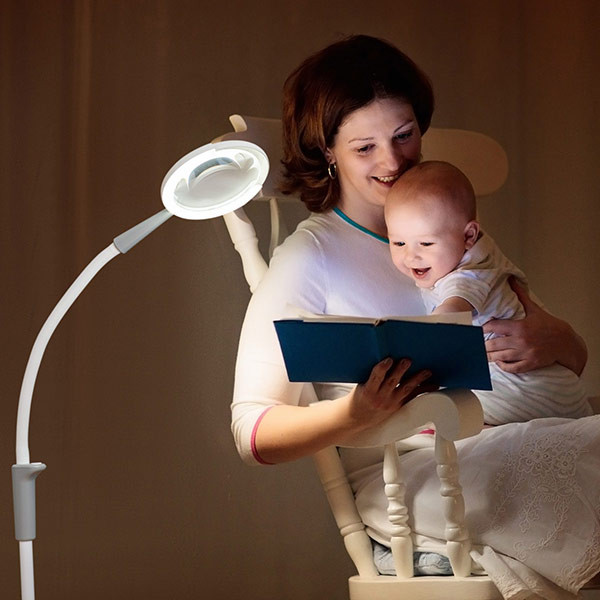 Magnificent Pro Daylight 25090 Low Vision Magnifying Lamp for the ...